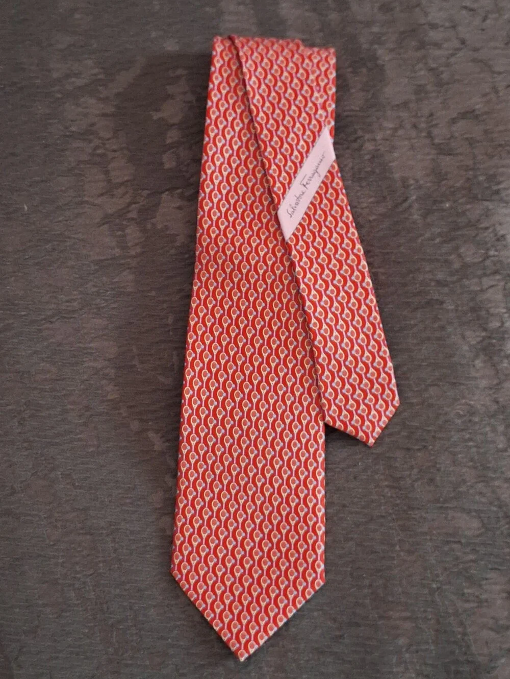 Men's Red Patterned Silk Tie - Classic Dress Accessory